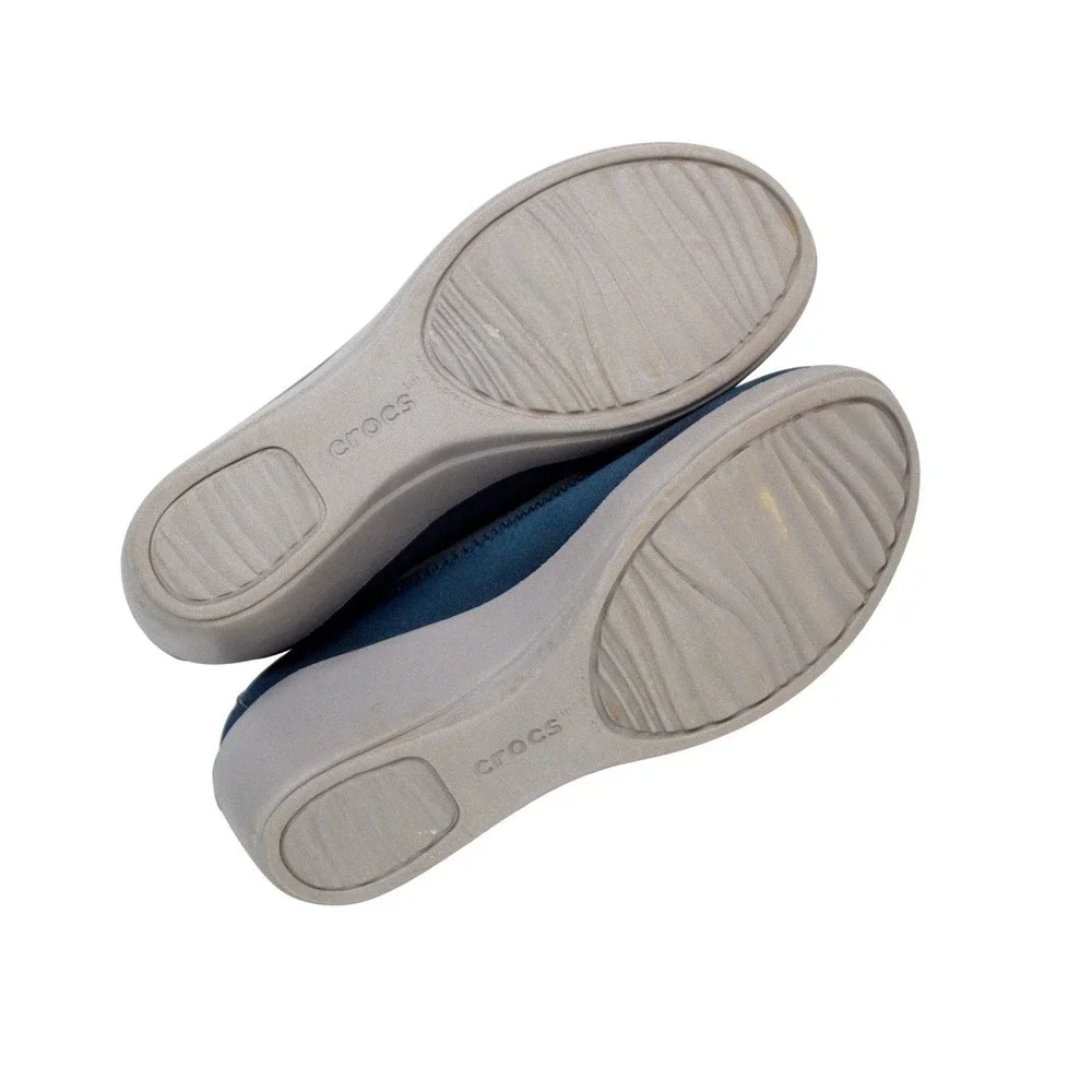 Crocs Iconic Busy Day Low Wedge Women's Size 7 Comfort Shoes—Casual Chic